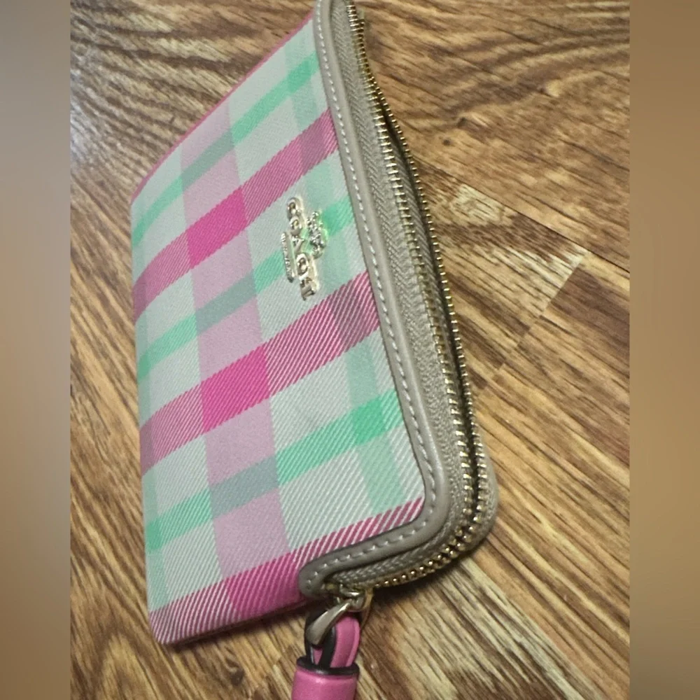 NWOT Coach Corner Zip Pink Green Plaid Wristlet